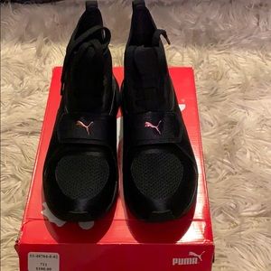 Women black puma